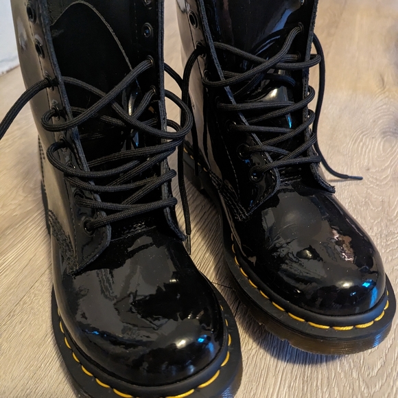 Dr. Martens - Picture 6 of 7